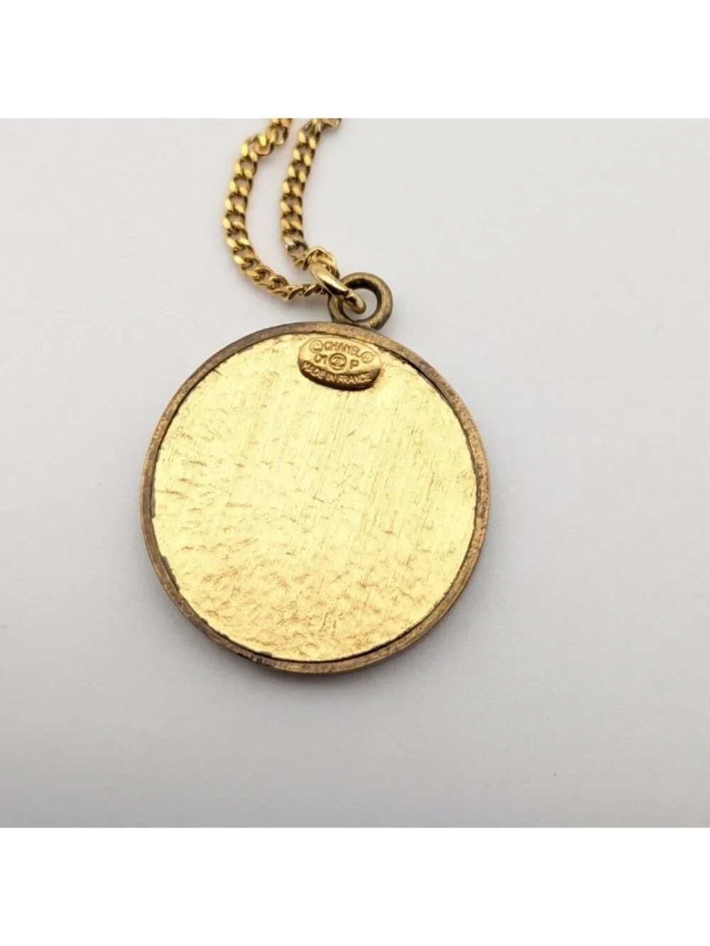 Chanel CC Logo Gold Black Pendant Round Coin Vintage 01P